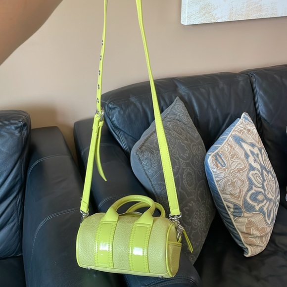 BEAUTIFUL GREEN URBAN OUTFITTERS PURSE WITH OVER THE SHOULDER REMOVABLE STRAP! - Picture 4 of 6